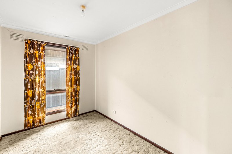 Photo - 56 Greaves Street South, Werribee VIC 3030 - Image 14