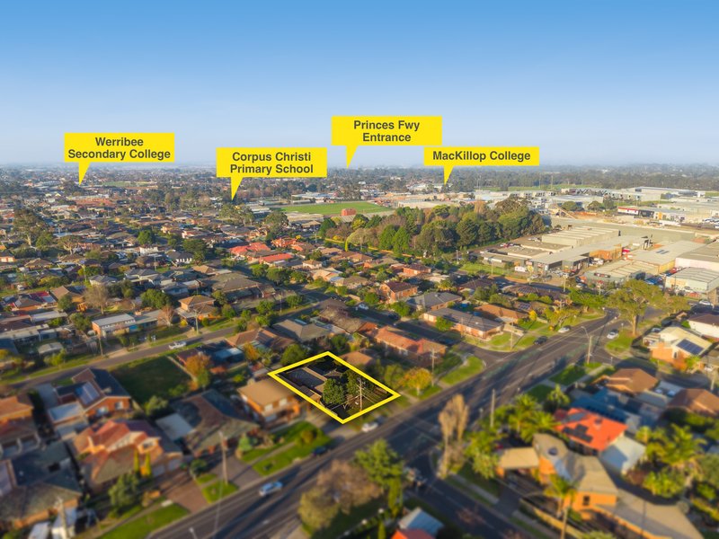 Photo - 56 Greaves Street South, Werribee VIC 3030 - Image 21