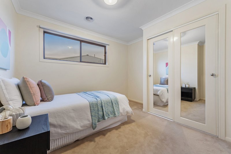 Photo - 56 Greenvale Gardens Boulevard, Greenvale VIC 3059 - Image 15