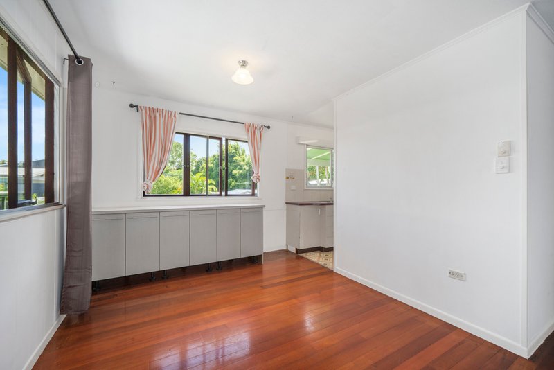 Photo - 56 Griffith Road, Scarborough QLD 4020 - Image 4