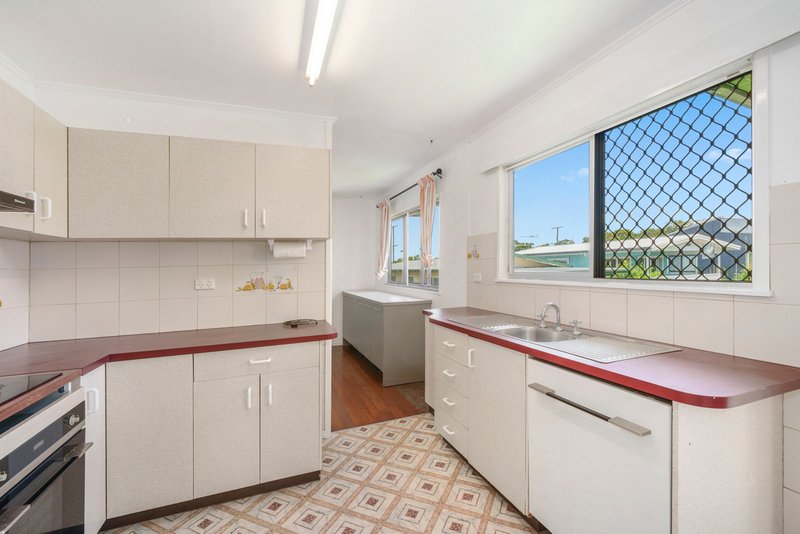 Photo - 56 Griffith Road, Scarborough QLD 4020 - Image 5