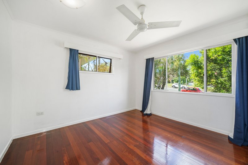 Photo - 56 Griffith Road, Scarborough QLD 4020 - Image 7