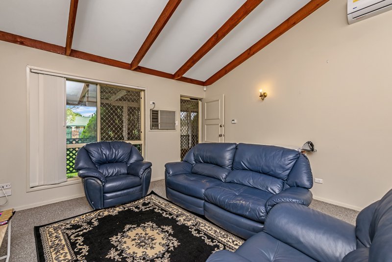 Photo - 56 Hakari Street, Crestmead QLD 4132 - Image 5