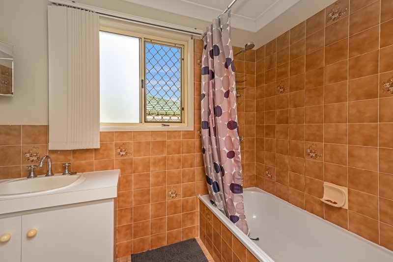 Photo - 56 Hakari Street, Crestmead QLD 4132 - Image 11