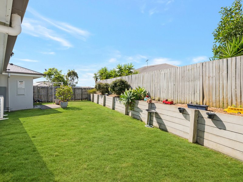 Photo - 56 Hanover Drive, Pimpama QLD 4209 - Image 2