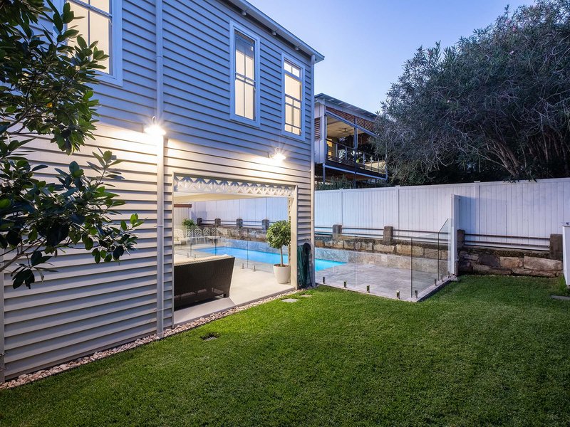 Photo - 56 Henry Street, Greenslopes QLD 4120 - Image 12