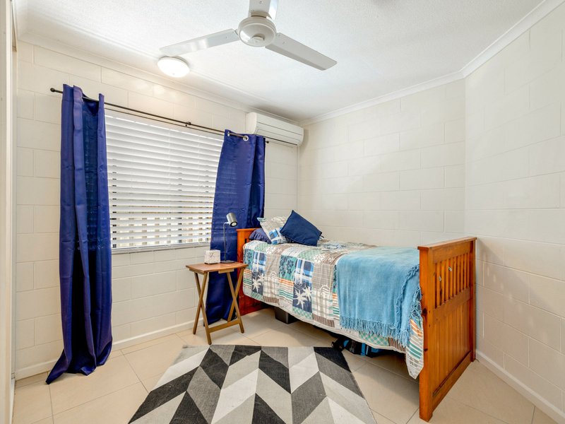 Photo - 56 Hibiscus Lane, Holloways Beach QLD 4878 - Image 9