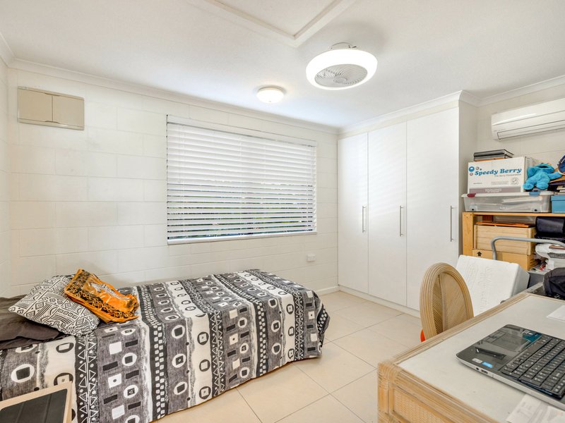 Photo - 56 Hibiscus Lane, Holloways Beach QLD 4878 - Image 10