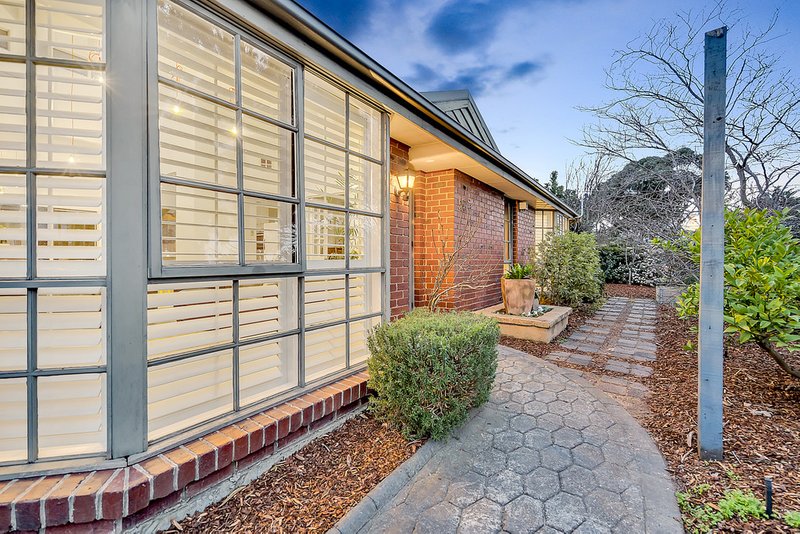 Photo - 56 Hothlyn Drive, Craigieburn VIC 3064 - Image 4