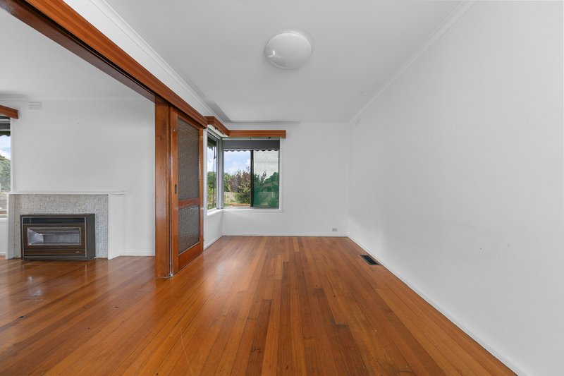 Photo - 56 Huskisson Avenue, Lalor VIC 3075 - Image 6