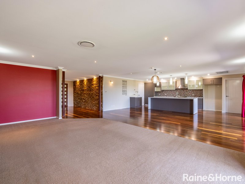 Photo - 56 Ilumba Way, Kelso NSW 2795 - Image 5