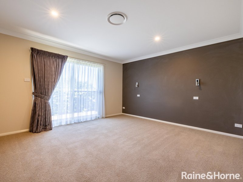 Photo - 56 Ilumba Way, Kelso NSW 2795 - Image 8