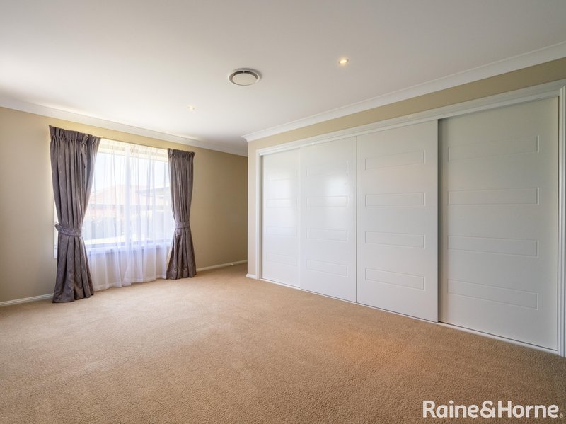 Photo - 56 Ilumba Way, Kelso NSW 2795 - Image 12