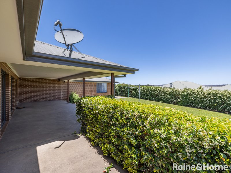 Photo - 56 Ilumba Way, Kelso NSW 2795 - Image 17