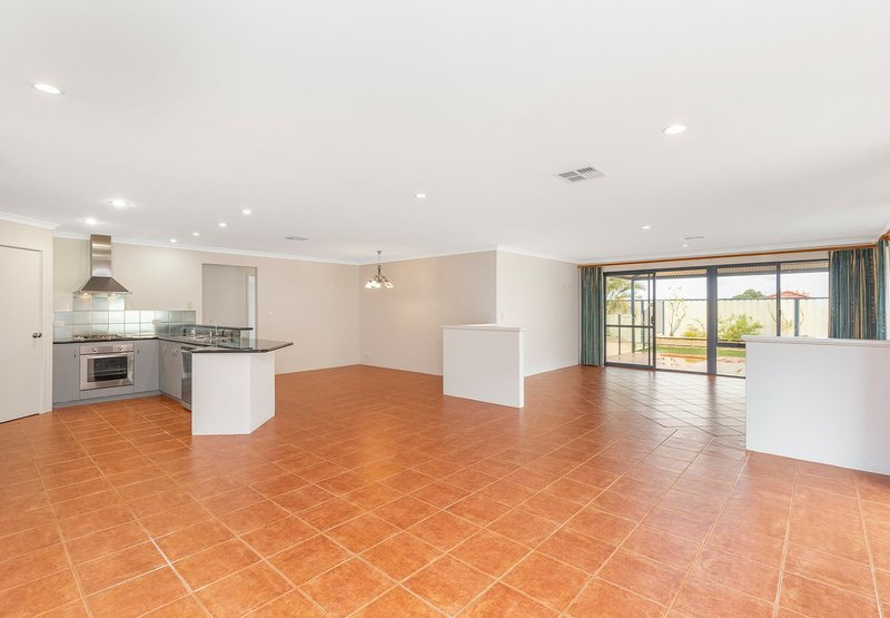 Photo - 56 Keanefield Drive, Carramar WA 6031 - Image 5