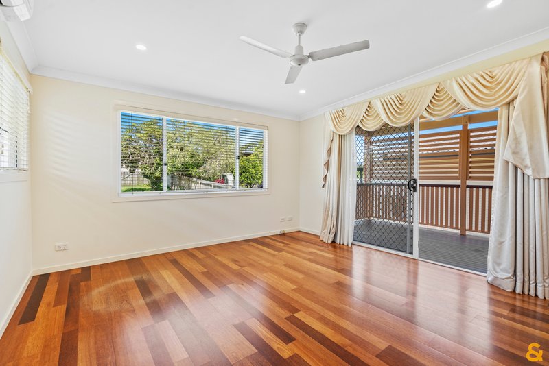 Photo - 56 Killarney Avenue, Manly West QLD 4179 - Image 4