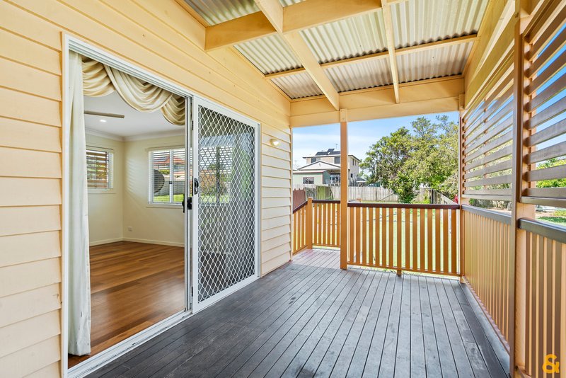 Photo - 56 Killarney Avenue, Manly West QLD 4179 - Image 10