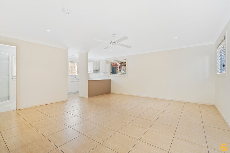 Photo - 56 Killarney Avenue, Manly West QLD 4179 - Image 12