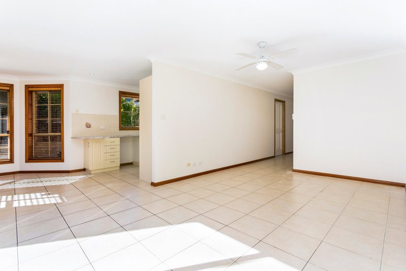 Photo - 56 Kingston Street, Oak Flats NSW 2529 - Image 4