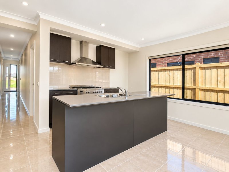 Photo - 56 Kittyhawk Road, Point Cook VIC 3030 - Image 4