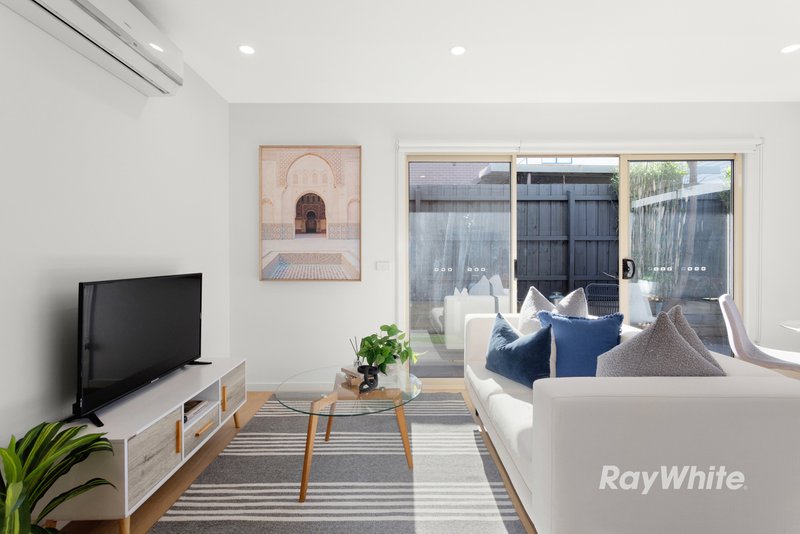 5/6 Kokaribb Road, Carnegie VIC 3163