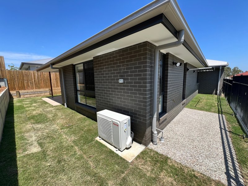 Photo - 56 Lietzow Street, Redbank Plains QLD 4301 - Image 9