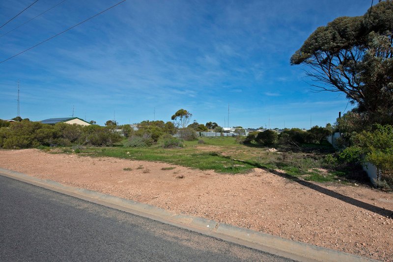 Photo - 56 (Lot 111) North Terrace, Moonta Bay SA 5558 - Image 10