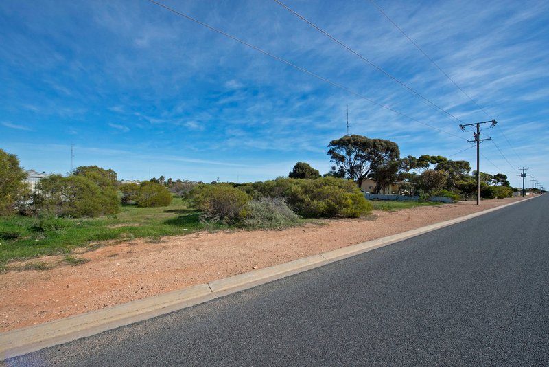 Photo - 56 (Lot 111) North Terrace, Moonta Bay SA 5558 - Image 11