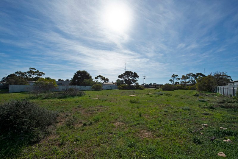 Photo - 56 (Lot 111) North Terrace, Moonta Bay SA 5558 - Image 12