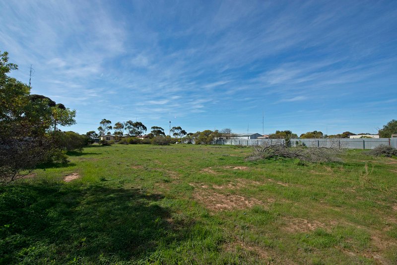 Photo - 56 (Lot 111) North Terrace, Moonta Bay SA 5558 - Image 13