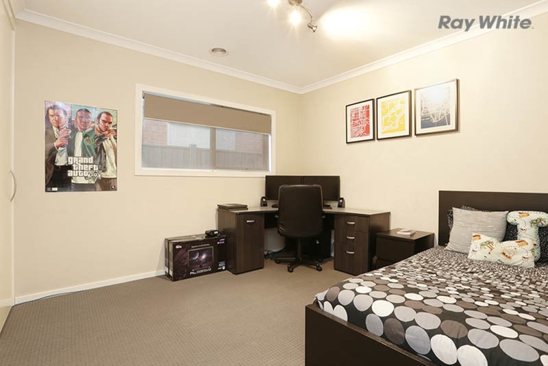 Photo - 56 Malibu Boulevard, Point Cook VIC 3030 - Image 12