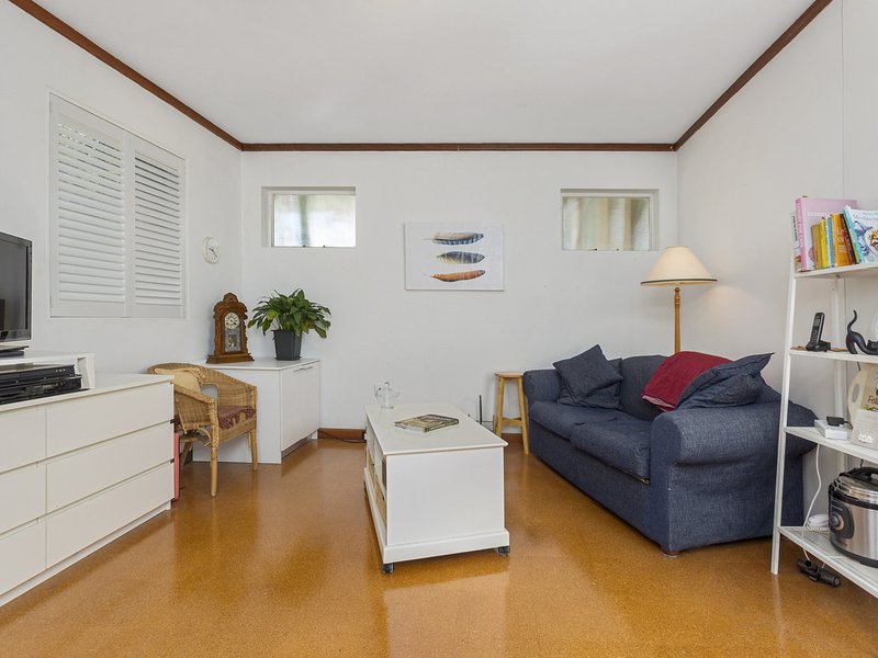 Photo - 56 Manor Road, Hornsby NSW 2077 - Image 4