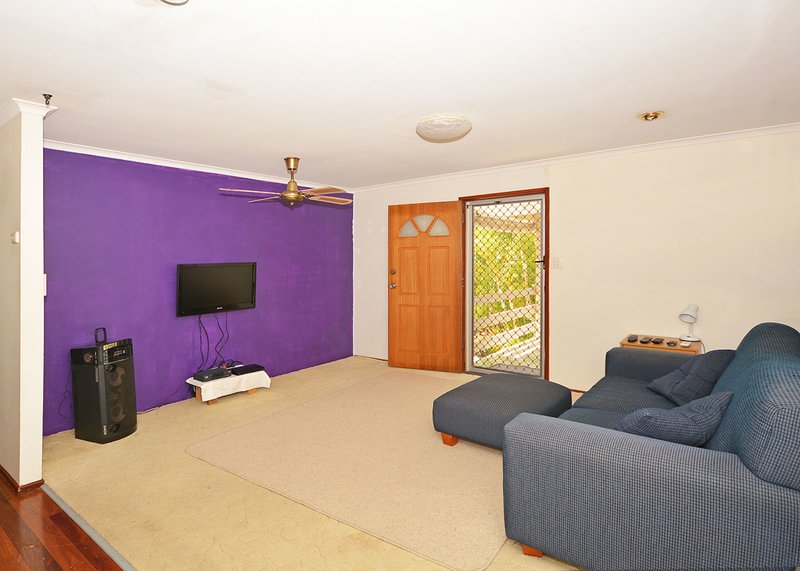 Photo - 56 Margaret Street, Urangan QLD 4655 - Image 5