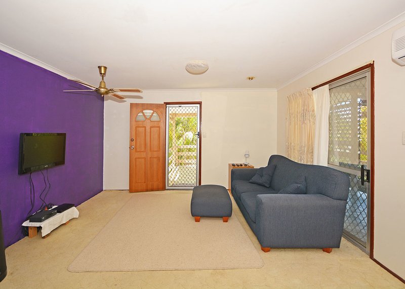 Photo - 56 Margaret Street, Urangan QLD 4655 - Image 9