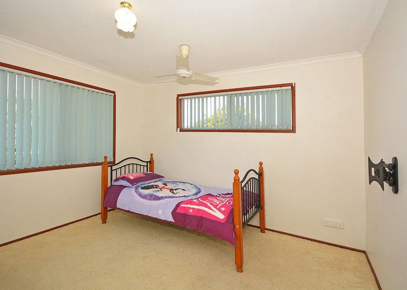 Photo - 56 Margaret Street, Urangan QLD 4655 - Image 12