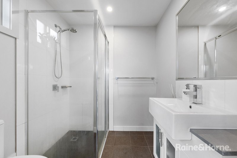 Photo - 56 Mellish Parade, Glenfield NSW 2167 - Image 3
