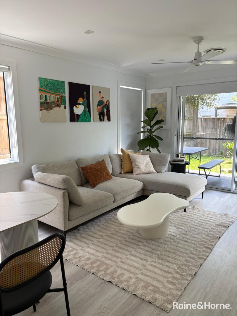 Photo - 56 Mellish Parade, Glenfield NSW 2167 - Image 9