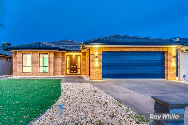 56 Middle Park Drive, Sanctuary Lakes VIC 3030