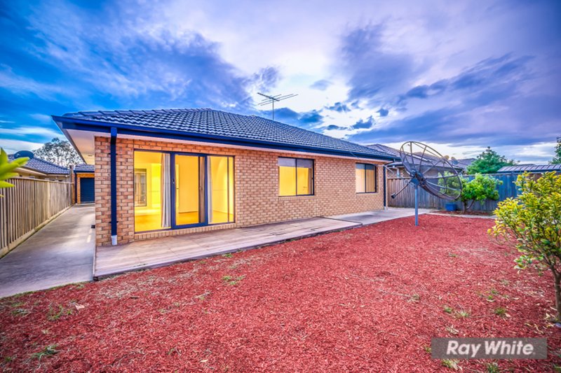 Photo - 56 Middle Park Drive, Sanctuary Lakes VIC 3030 - Image 23