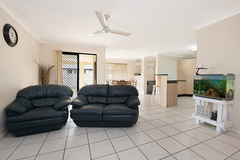 Photo - 56 Mimosa Crescent, Currimundi QLD 4551 - Image 4