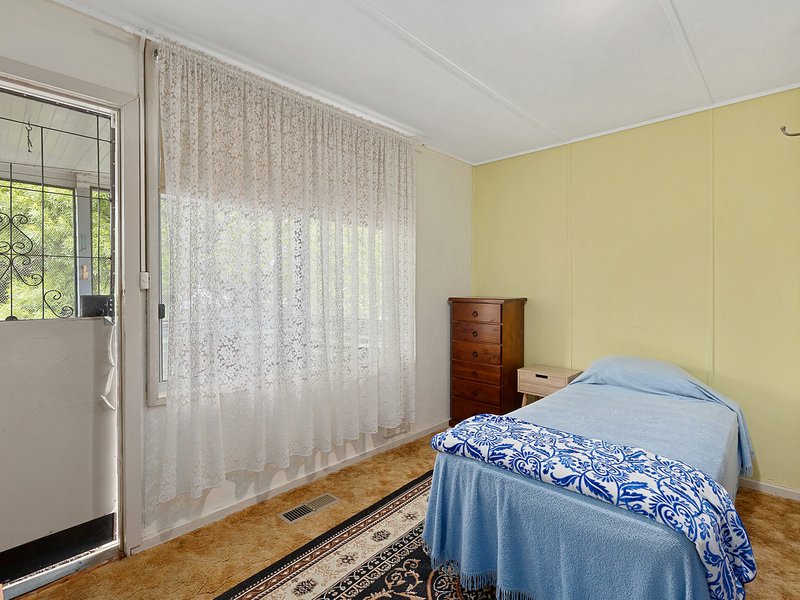 Photo - 56 Oak Street, Seymour VIC 3660 - Image 3