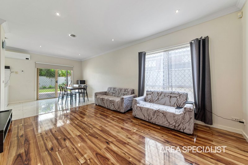 Photo - 56 Oaklands Way, Pakenham VIC 3810 - Image 6