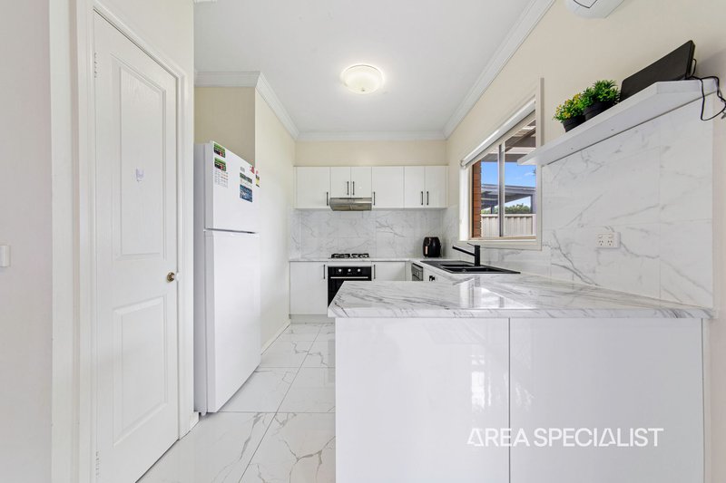 Photo - 56 Oaklands Way, Pakenham VIC 3810 - Image 9