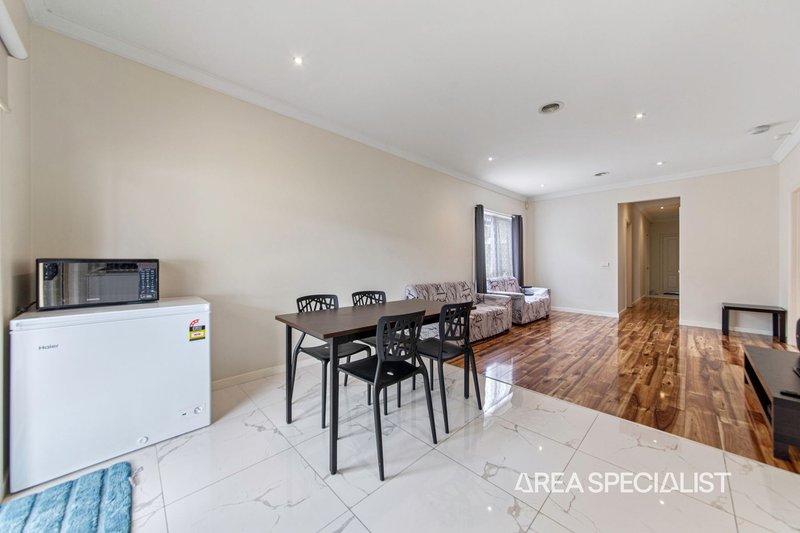 Photo - 56 Oaklands Way, Pakenham VIC 3810 - Image 18