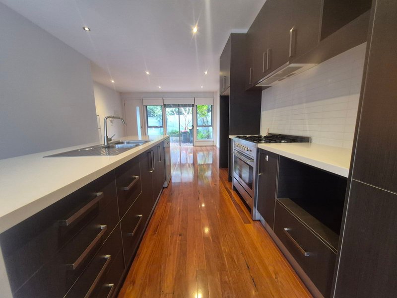 Photo - 5/6 Park Road, Surrey Hills VIC 3127 - Image 3