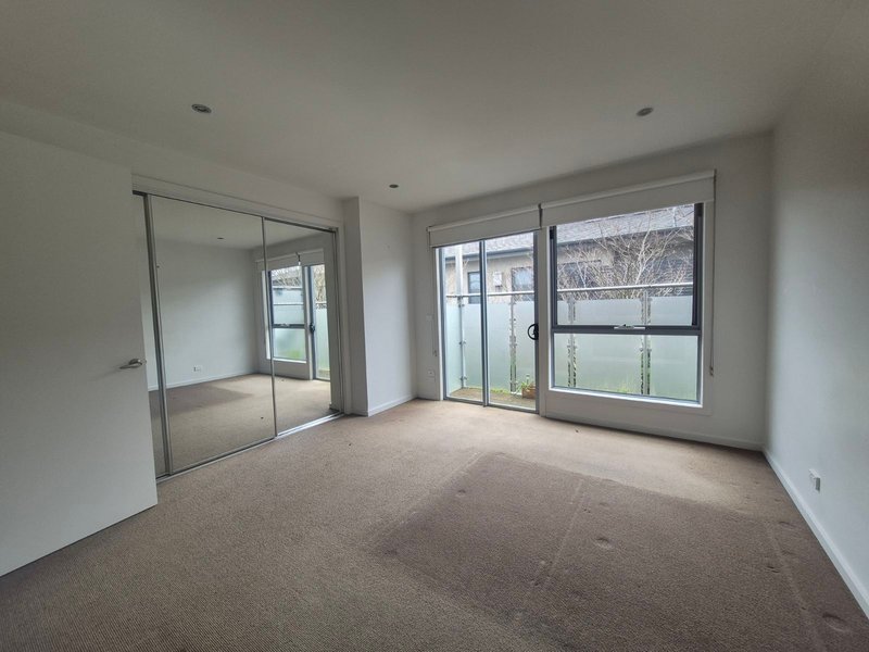 Photo - 5/6 Park Road, Surrey Hills VIC 3127 - Image 8