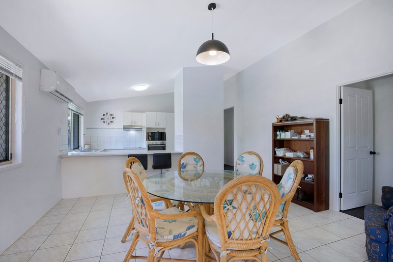 Photo - 56 Pinelands Circuit, Redland Bay QLD 4165 - Image 5