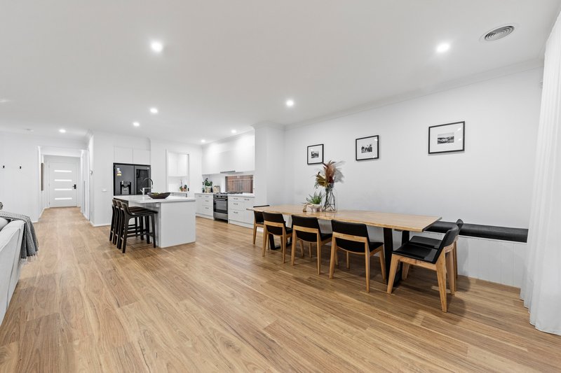 Photo - 56 Portobello Boulevard, Clyde North VIC 3978 - Image 9