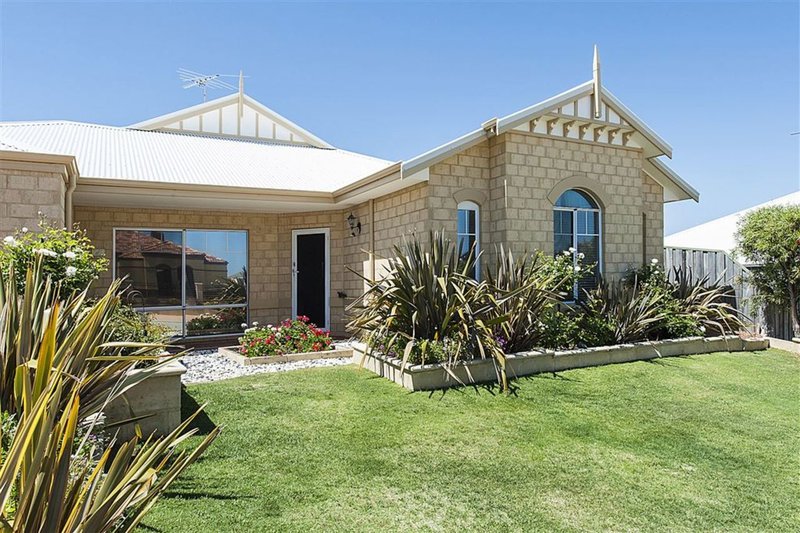 Photo - 56 Quandong Parkway, Halls Head WA 6210 - Image 2