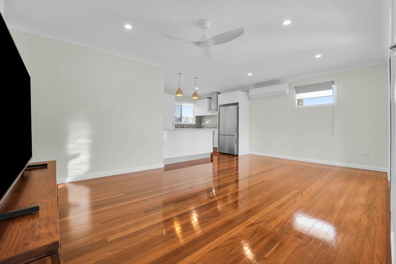 Photo - 56 Randwick Street, Durack QLD 4077 - Image 2